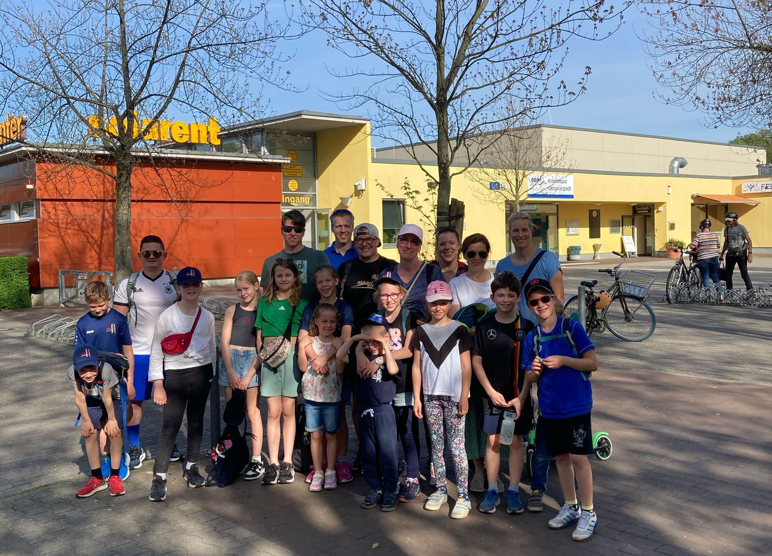 Bild zu TZ-Kids tauschen Schwimmbecken gegen Wanderabenteuer