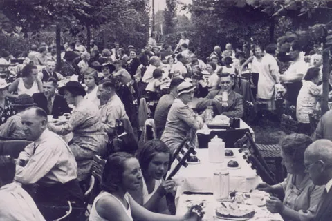 Kaffeegarten zum Sommerfest der SUN 1934